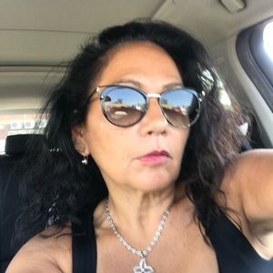 Meet your Posher, Toni